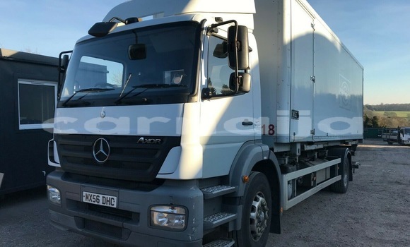 Buy Used Mercedes‒Benz Truck White Truck in Lagos in Lagos State