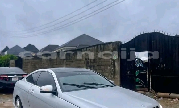 Buy Used Mercedes-Benz C–Class White Car in Abuja in Lagos State Buy Used Mercedes-Benz C–Class White Car in Abuja in Lagos State