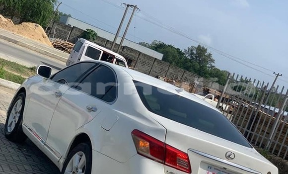 Buy Used Lexus ES 300 Red Car in Lagos in Lagos State Buy Used Lexus ES 300 Red Car in Lagos in Lagos State