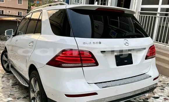 Acheter Occasion Voiture Mercedes-Benz 230 Blanc à Lagos, État de Lagos Acheter Occasion Voiture Mercedes-Benz 230 Blanc à Lagos, État de Lagos