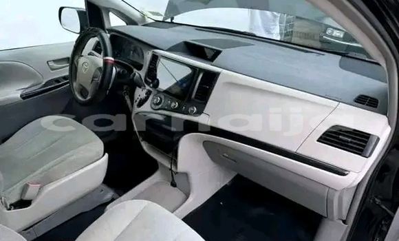 Buy Used Toyota Sienta Black Car in Asaba in Delta State