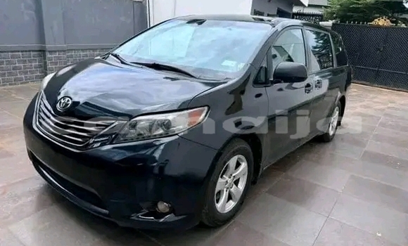 Acheter Occasion Voiture Toyota Sienta Noir à Asaba, État du Delta Acheter Occasion Voiture Toyota Sienta Noir à Asaba, État du Delta