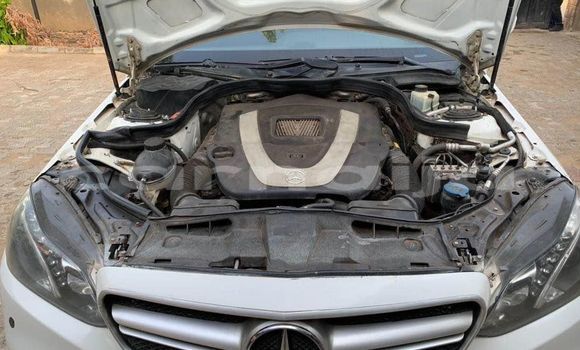 Buy Used Mercedes-Benz EβClass White Car in Abuja in Lagos State Buy Used Mercedes-Benz EβClass White Car in Abuja in Lagos State