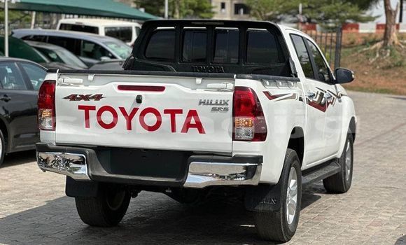 Buy Used Toyota Hilux White Car in Abuja in Lagos State Buy Used Toyota Hilux White Car in Abuja in Lagos State