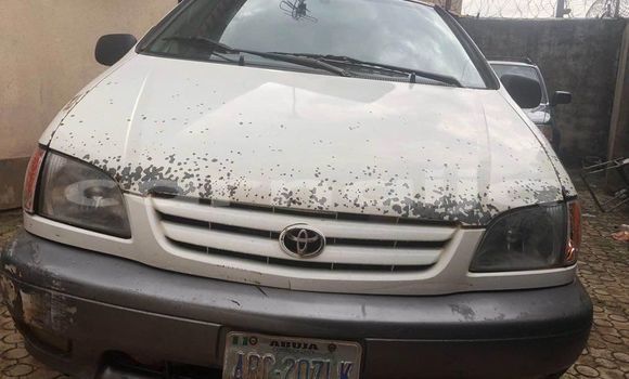 Acheter Occasion Voiture Toyota Sienna Blanc à Abuja, État de Lagos Acheter Occasion Voiture Toyota Sienna Blanc à Abuja, État de Lagos