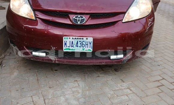 Acheter Occasion Voiture Toyota Sienna Rouge à Abuja, État de Lagos Acheter Occasion Voiture Toyota Sienna Rouge à Abuja, État de Lagos