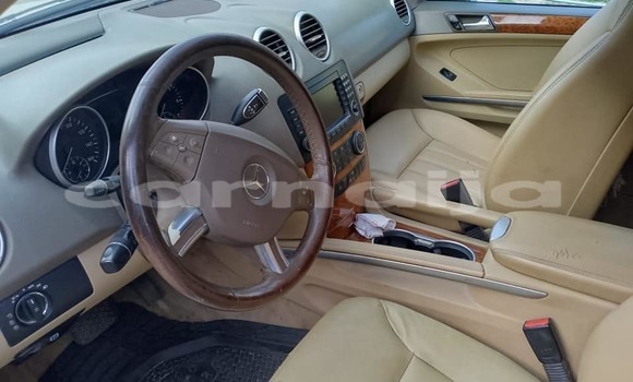 Acheter Occasion Voiture Mercedes-Benz ML–Class Blanc à Abuja, État de Lagos Acheter Occasion Voiture Mercedes-Benz ML–Class Blanc à Abuja, État de Lagos