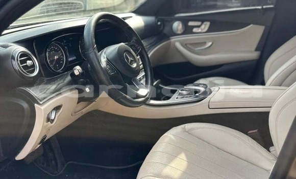 Acheter Occasion Voiture Mercedes-Benz E–Class Noir à Abuja, État de Lagos Acheter Occasion Voiture Mercedes-Benz E–Class Noir à Abuja, État de Lagos