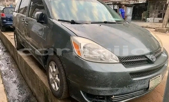 Buy Used Toyota Sienna Black Car in Abuja in Lagos State