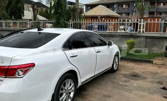 Acheter Occasion Voiture Lexus ES 300 Blanc à Abuja, État de Lagos Acheter Occasion Voiture Lexus ES 300 Blanc à Abuja, État de Lagos