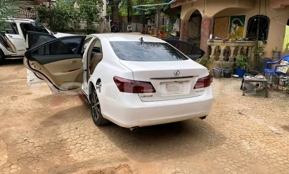 Buy Used Lexus ES 300 White Car in Abuja in Lagos State Buy Used Lexus ES 300 White Car in Abuja in Lagos State