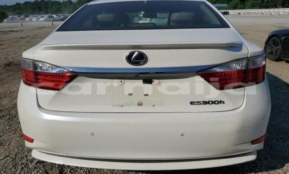 Buy New Lexus ES 300 White Car in Badagry in Lagos State Buy New Lexus ES 300 White Car in Badagry in Lagos State