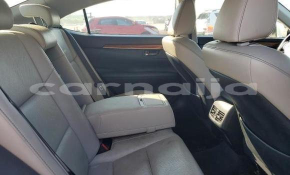 Buy New Lexus ES 300 White Car in Badagry in Lagos State Buy New Lexus ES 300 White Car in Badagry in Lagos State