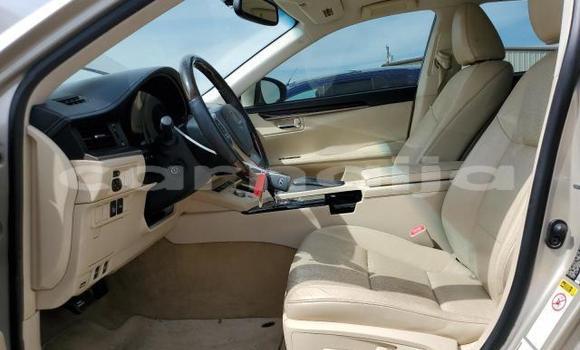 Buy New Lexus ES Beige Car in Badagry in Lagos State Buy New Lexus ES Beige Car in Badagry in Lagos State