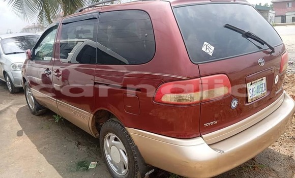 Acheter Occasion Voiture Toyota Sienna Rouge à Abuja, État de Lagos Acheter Occasion Voiture Toyota Sienna Rouge à Abuja, État de Lagos