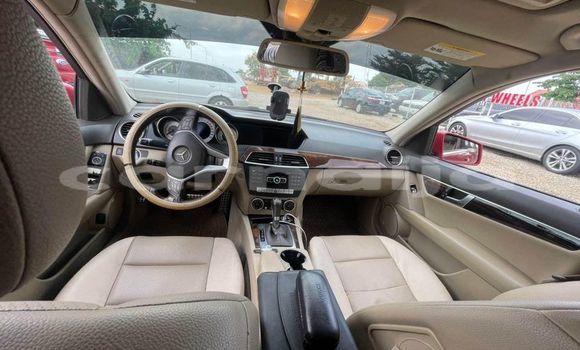 Acheter Occasion Voiture Mercedes-Benz C–Class Rouge à Abuja, État de Lagos Acheter Occasion Voiture Mercedes-Benz C–Class Rouge à Abuja, État de Lagos