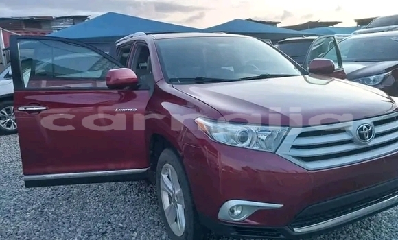 Acheter Occasion Voiture Toyota Avalon Rouge à Omuo, Ekiti