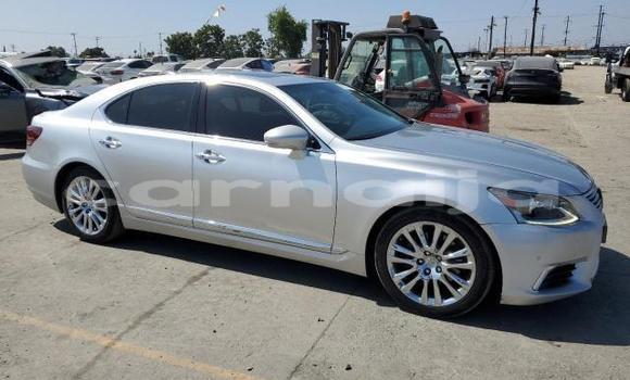 Acheter Neuf Voiture Lexus LS Gris à Badagry, État de Lagos Acheter Neuf Voiture Lexus LS Gris à Badagry, État de Lagos