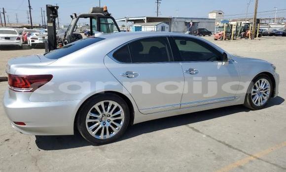 Acheter Neuf Voiture Lexus LS Gris à Badagry, État de Lagos Acheter Neuf Voiture Lexus LS Gris à Badagry, État de Lagos