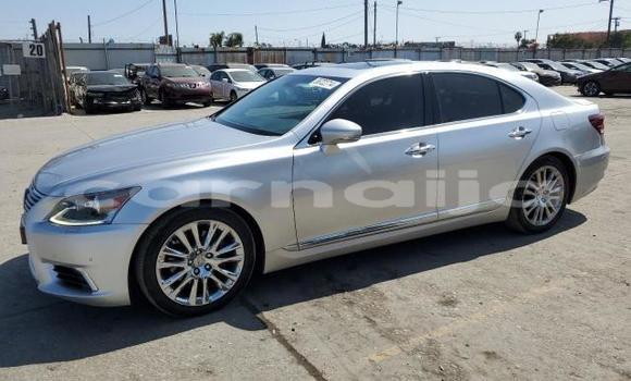 Acheter Neuf Voiture Lexus LS Gris à Badagry, État de Lagos Acheter Neuf Voiture Lexus LS Gris à Badagry, État de Lagos
