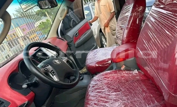 Acheter Occasion Voiture Toyota Hilux Blanc à Abuja, État de Lagos Acheter Occasion Voiture Toyota Hilux Blanc à Abuja, État de Lagos