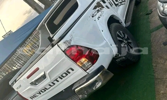 Acheter Occasion Voiture Toyota Hilux Blanc à Abuja, État de Lagos Acheter Occasion Voiture Toyota Hilux Blanc à Abuja, État de Lagos