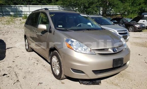Buy New Toyota Sienna Beige Car in Badagry in Lagos State