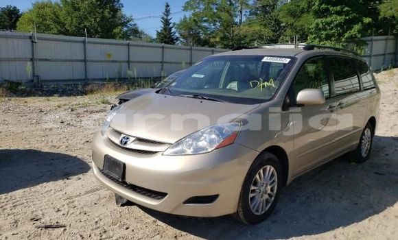 Buy New Toyota Sienna Beige Car in Badagry in Lagos State Buy New Toyota Sienna Beige Car in Badagry in Lagos State