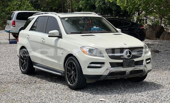 Acheter Occasion Voiture Mercedes-Benz ML–Class Blanc à Abuja, État de Lagos