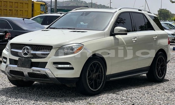 Acheter Occasion Voiture Mercedes-Benz ML–Class Blanc à Abuja, État de Lagos Acheter Occasion Voiture Mercedes-Benz ML–Class Blanc à Abuja, État de Lagos