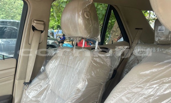 Acheter Occasion Voiture Mercedes-Benz ML–Class Blanc à Abuja, État de Lagos Acheter Occasion Voiture Mercedes-Benz ML–Class Blanc à Abuja, État de Lagos