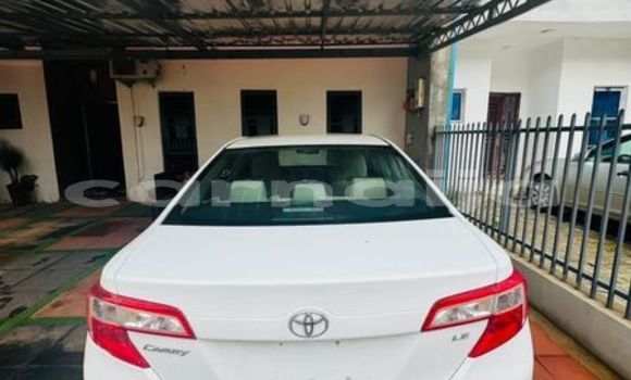 Acheter Occasion Voiture Toyota Camry Blanc à Abuja, État de Lagos Acheter Occasion Voiture Toyota Camry Blanc à Abuja, État de Lagos