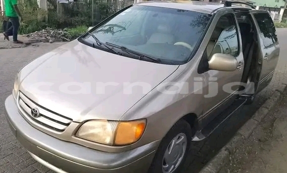 Acheter Occasion Voiture Toyota Sienna Autre à Une chauve–souris, État d'Akwa Ibom Acheter Occasion Voiture Toyota Sienna Autre à Une chauve–souris, État d'Akwa Ibom