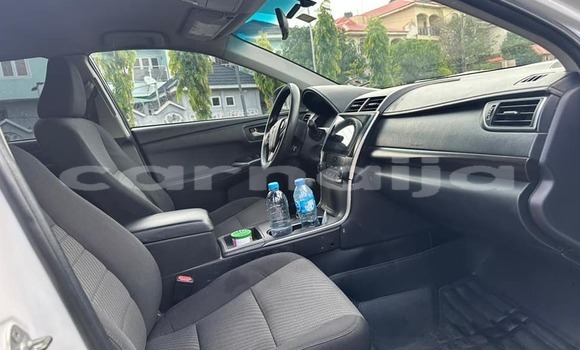 Acheter Occasion Voiture Toyota Camry Blanc à Abuja, État de Lagos Acheter Occasion Voiture Toyota Camry Blanc à Abuja, État de Lagos