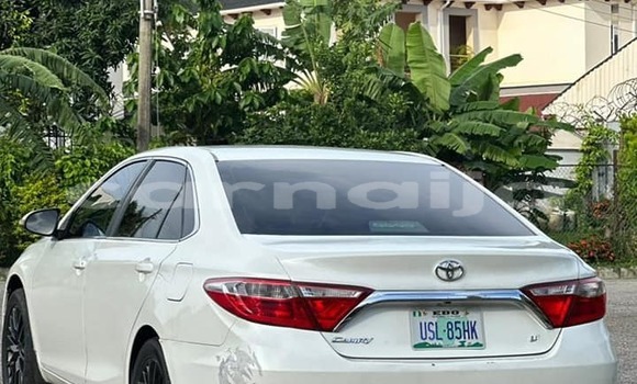 Acheter Occasion Voiture Toyota Camry Blanc à Abuja, État de Lagos Acheter Occasion Voiture Toyota Camry Blanc à Abuja, État de Lagos