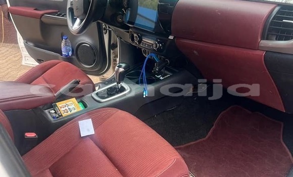 Acheter Occasion Voiture Toyota Hilux Blanc à Abuja, État de Lagos Acheter Occasion Voiture Toyota Hilux Blanc à Abuja, État de Lagos