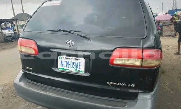 Acheter Occasion Voiture Toyota Sienna Noir à Abuja, État de Lagos Acheter Occasion Voiture Toyota Sienna Noir à Abuja, État de Lagos