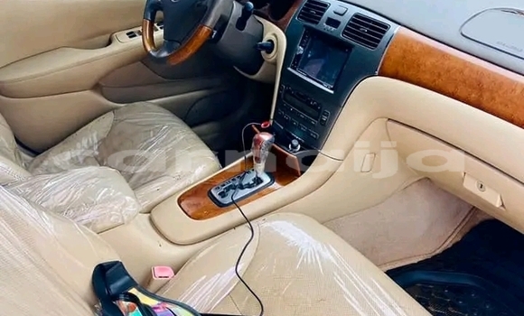 Acheter Occasion Voiture Lexus ES 300 Blanc à Abuja, État de Lagos Acheter Occasion Voiture Lexus ES 300 Blanc à Abuja, État de Lagos