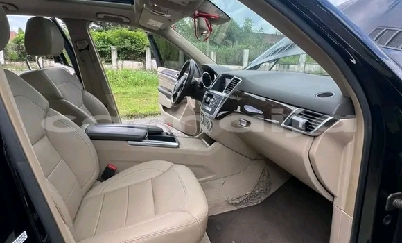 Acheter Occasion Voiture Mercedes-Benz ML–Class Noir à Abuja, État de Lagos Acheter Occasion Voiture Mercedes-Benz ML–Class Noir à Abuja, État de Lagos