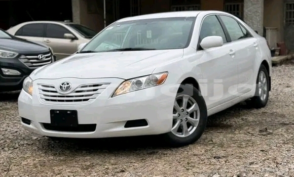 Acheter Occasion Voiture Toyota Camry Blanc à Abuja, État de Lagos Acheter Occasion Voiture Toyota Camry Blanc à Abuja, État de Lagos