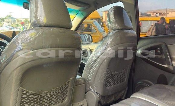 Acheter Occasion Voiture Toyota RAV4 Rouge à Abak, État d'Akwa Ibom Acheter Occasion Voiture Toyota RAV4 Rouge à Abak, État d'Akwa Ibom