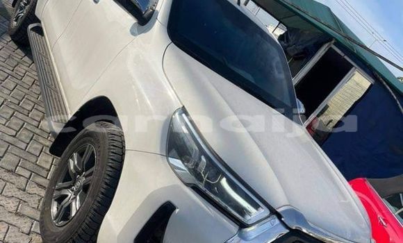 Buy Used Toyota Hilux White Car in Abak in Akwa Ibom State