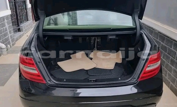 Acheter Occasion Voiture Mercedes-Benz C250 coupe Noir à Abuja, État de Lagos Acheter Occasion Voiture Mercedes-Benz C250 coupe Noir à Abuja, État de Lagos