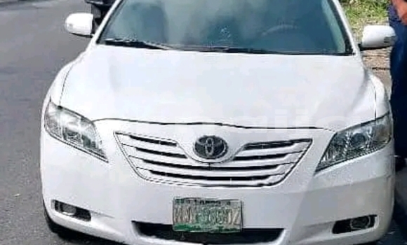 Acheter Occasion Voiture Toyota Camry Blanc à Abuja, État de Lagos Acheter Occasion Voiture Toyota Camry Blanc à Abuja, État de Lagos