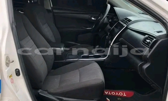 Acheter Occasion Voiture Toyota Camry Blanc à Abuja, État de Lagos Acheter Occasion Voiture Toyota Camry Blanc à Abuja, État de Lagos