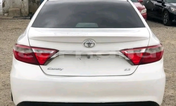 Acheter Occasion Voiture Toyota Camry Blanc à Abuja, État de Lagos Acheter Occasion Voiture Toyota Camry Blanc à Abuja, État de Lagos