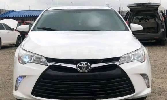 Acheter Occasion Voiture Toyota Camry Blanc à Une chauve–souris, État d'Akwa Ibom Acheter Occasion Voiture Toyota Camry Blanc à Une chauve–souris, État d'Akwa Ibom