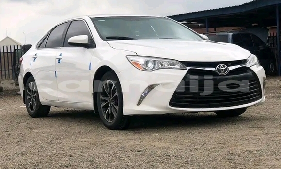 Acheter Occasion Voiture Toyota Camry Blanc à Une chauve–souris, État d'Akwa Ibom Acheter Occasion Voiture Toyota Camry Blanc à Une chauve–souris, État d'Akwa Ibom