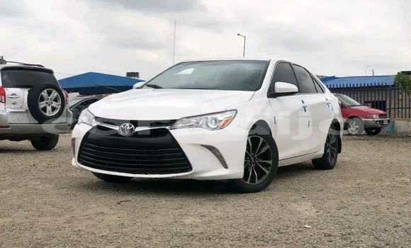 Acheter Occasion Voiture Toyota Camry Blanc à Abuja, État de Lagos Acheter Occasion Voiture Toyota Camry Blanc à Abuja, État de Lagos
