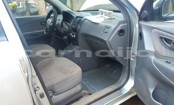 Buy Used Hyundai Tucson Silver Car in Ile–Ife in Osun State Buy Used Hyundai Tucson Silver Car in Ile–Ife in Osun State